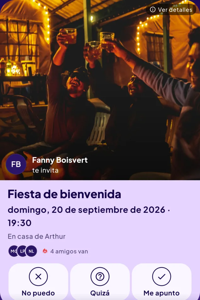 Tarjeta de invitación a la fiesta de bienvenida del domingo 20 de septiembre de 2026 a las 19:30, en casa de Arthur, enviada por Fanny Boisvert: cuatro amigos ya van.
