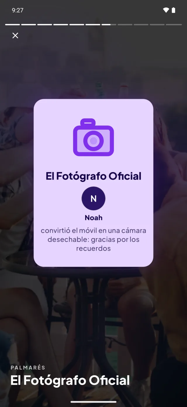 Un trofeo girado: «El Fotógrafo oficial», para Noah.